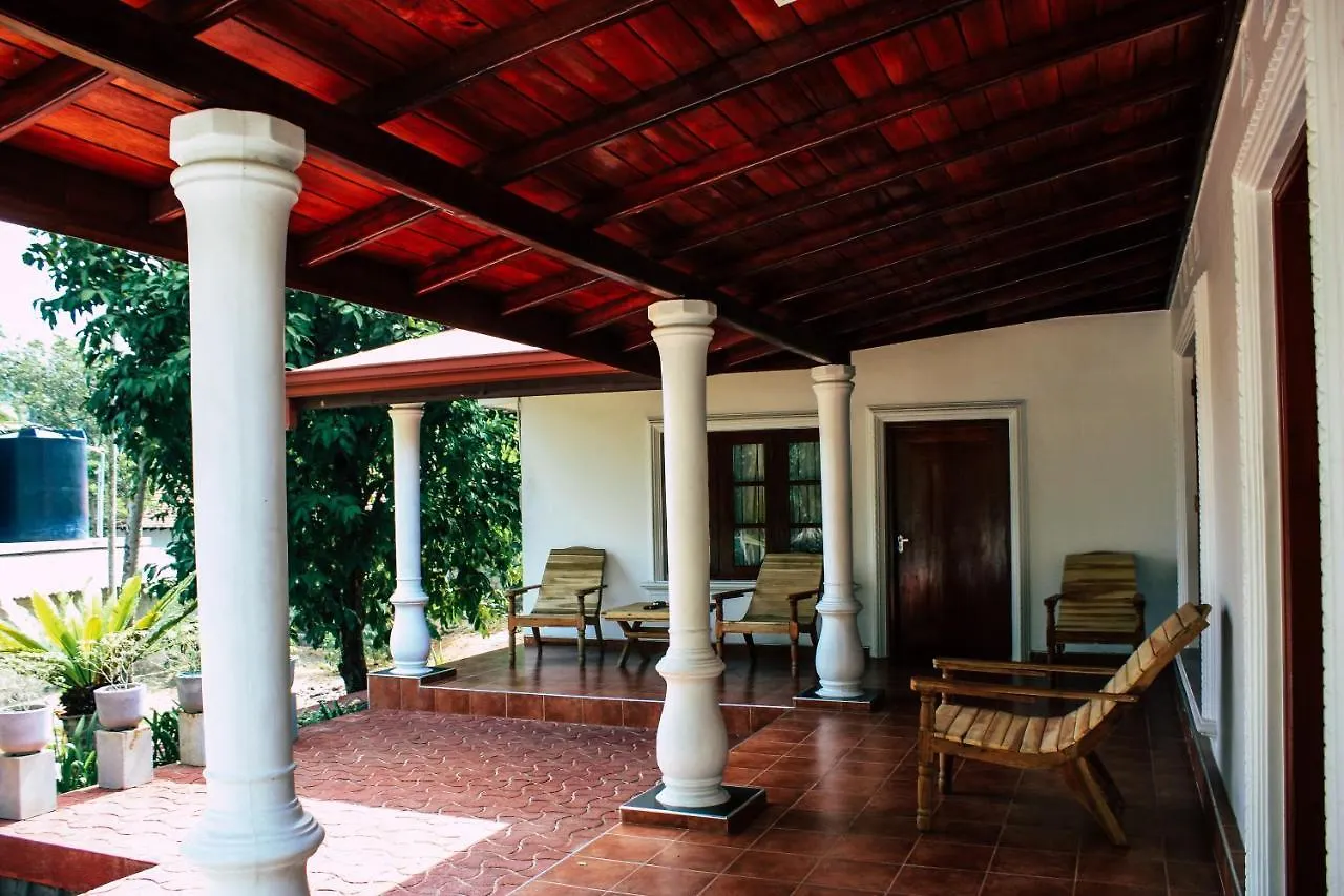 Benjohostel Katunayake Hotel