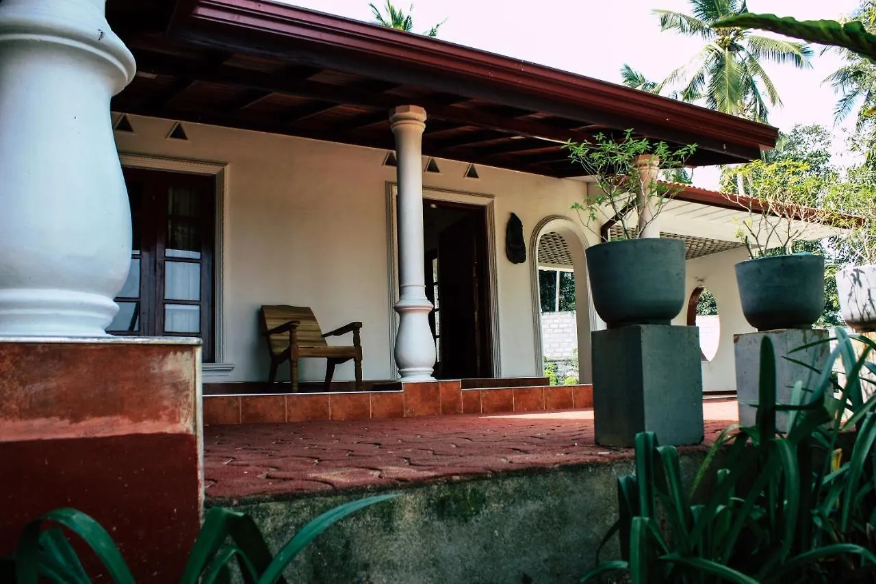 Benjohostel Katunayake 2*,  Sri Lanka